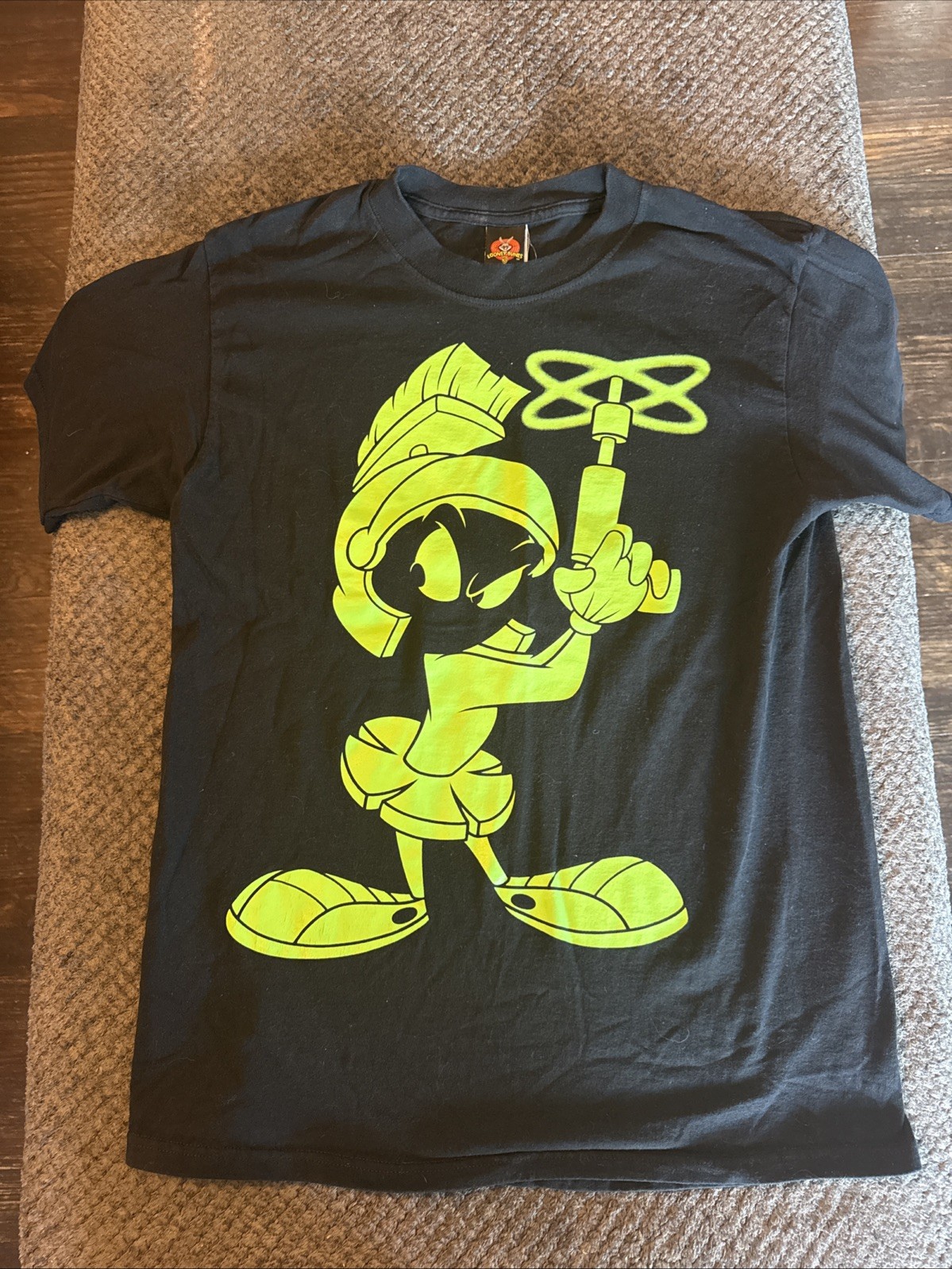 Looney Tunes T-shirt Men’s Medium Black Martian Neon Green Short Sleeve Y2K