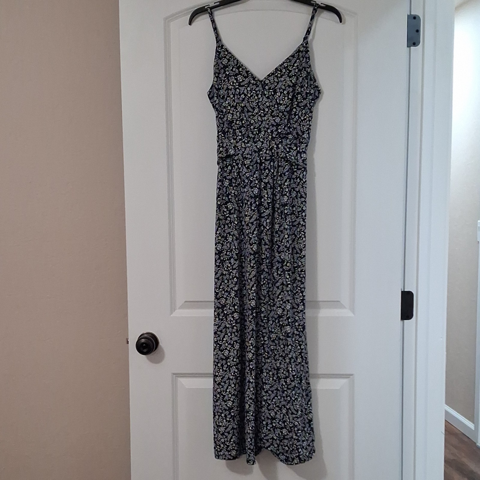 (20) Muse Petite SP Blue/White Floral V-Neck Sleeveless Strappy Sleeve Dress