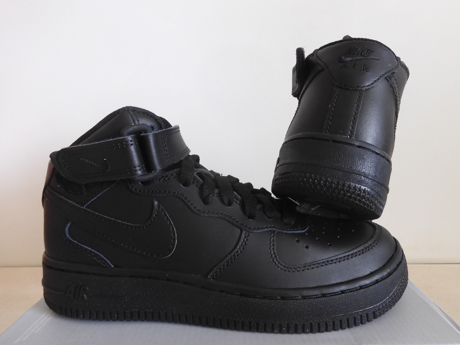 Nike Air Force 1 Mid (GS) All Black Black-Black Sz 4.5Y [314195-004]