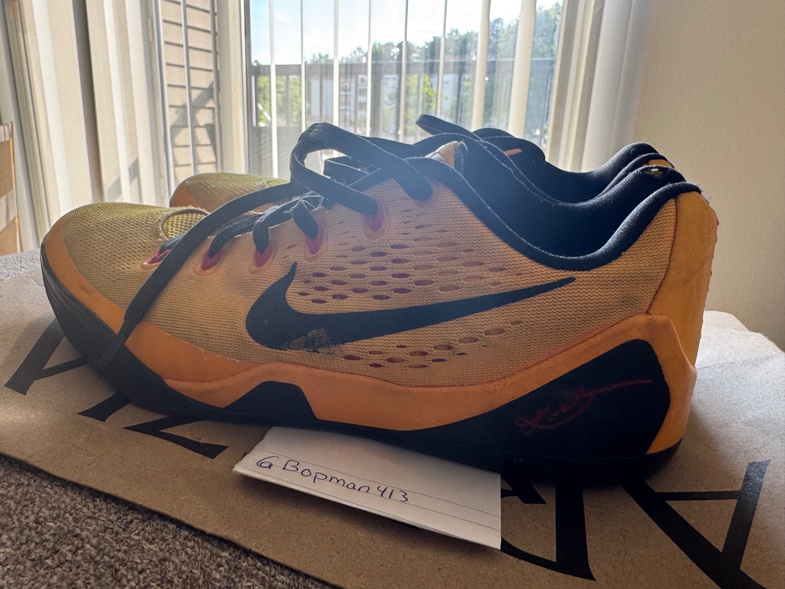 Size 10 – Nike Kobe 9 EM Bruce Lee