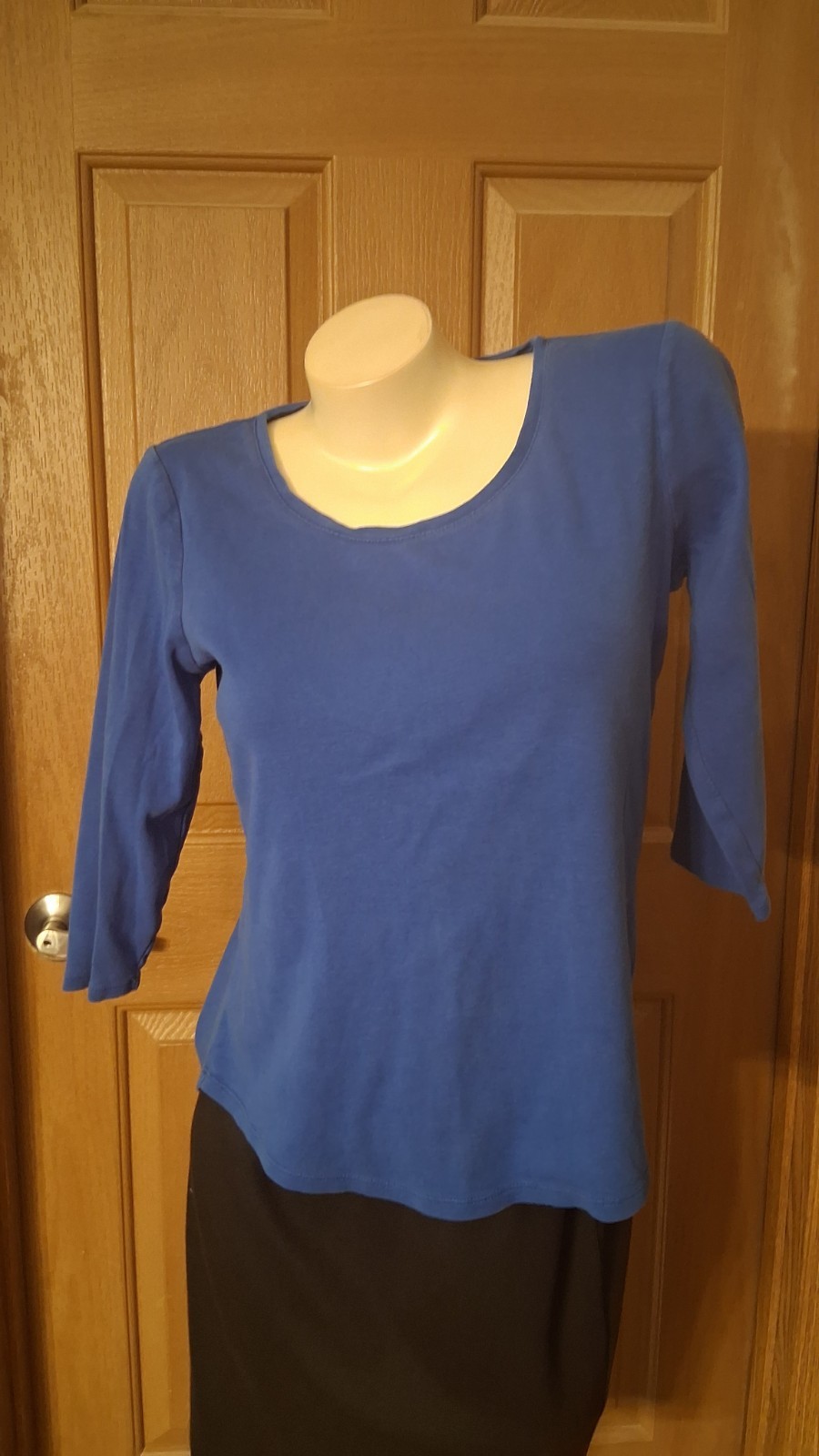 Chico’s The Ultimate Tee Blue Scoop Neck Bracelet Sleeves Misses Size 1 (reg 8)