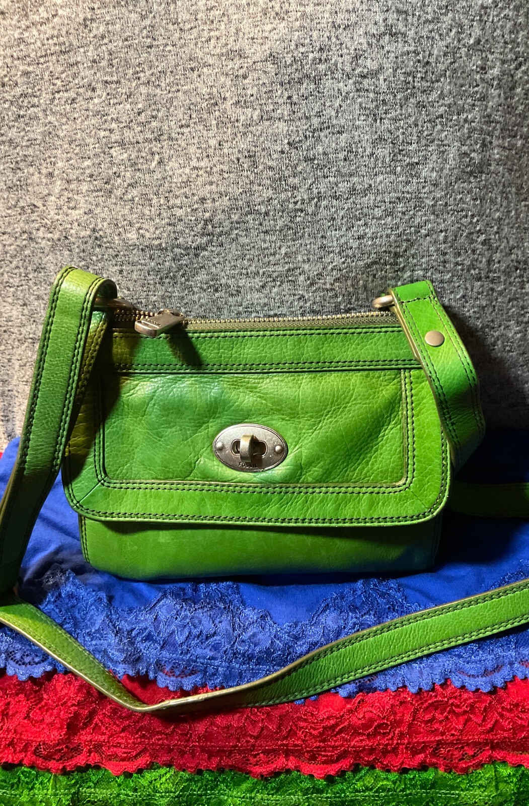 Fossil Marlowe Kelly Green Pebble Leather Credit Card Turn Lock Zip Crossbody