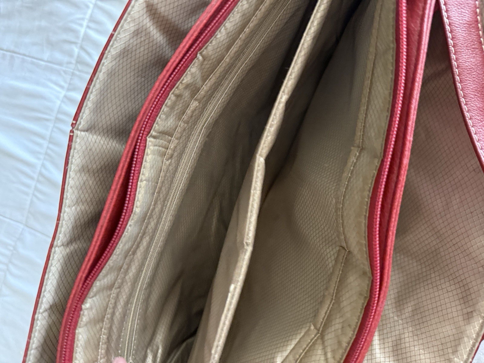 Buxton 100% genuine leather red Madison laptop bag, expandable