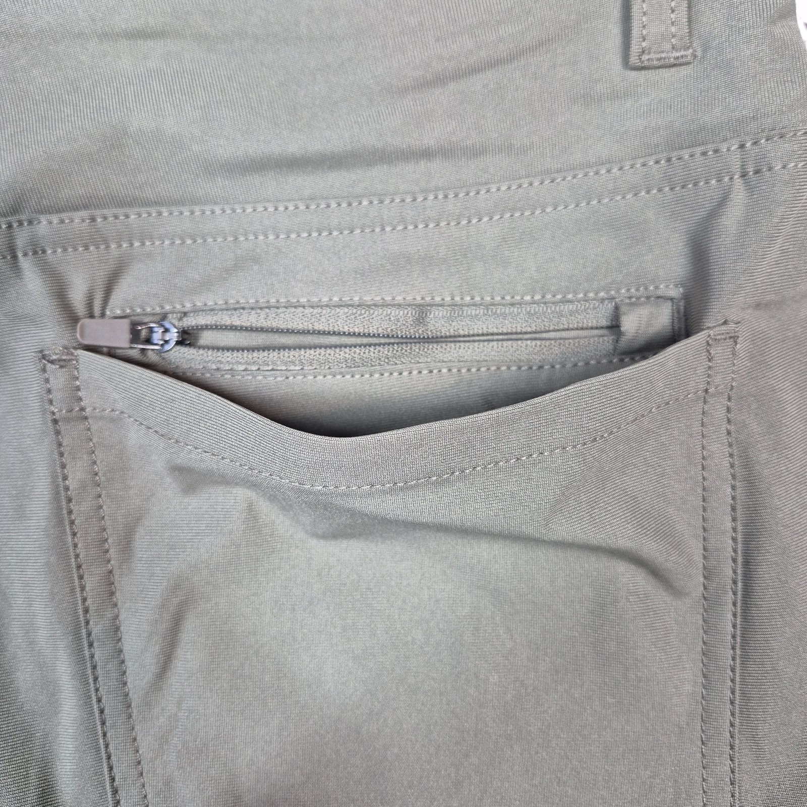 Kenneth Cole Active Tech Workout Shorts Sz 32 Slim Fit Stretch Rover Grey