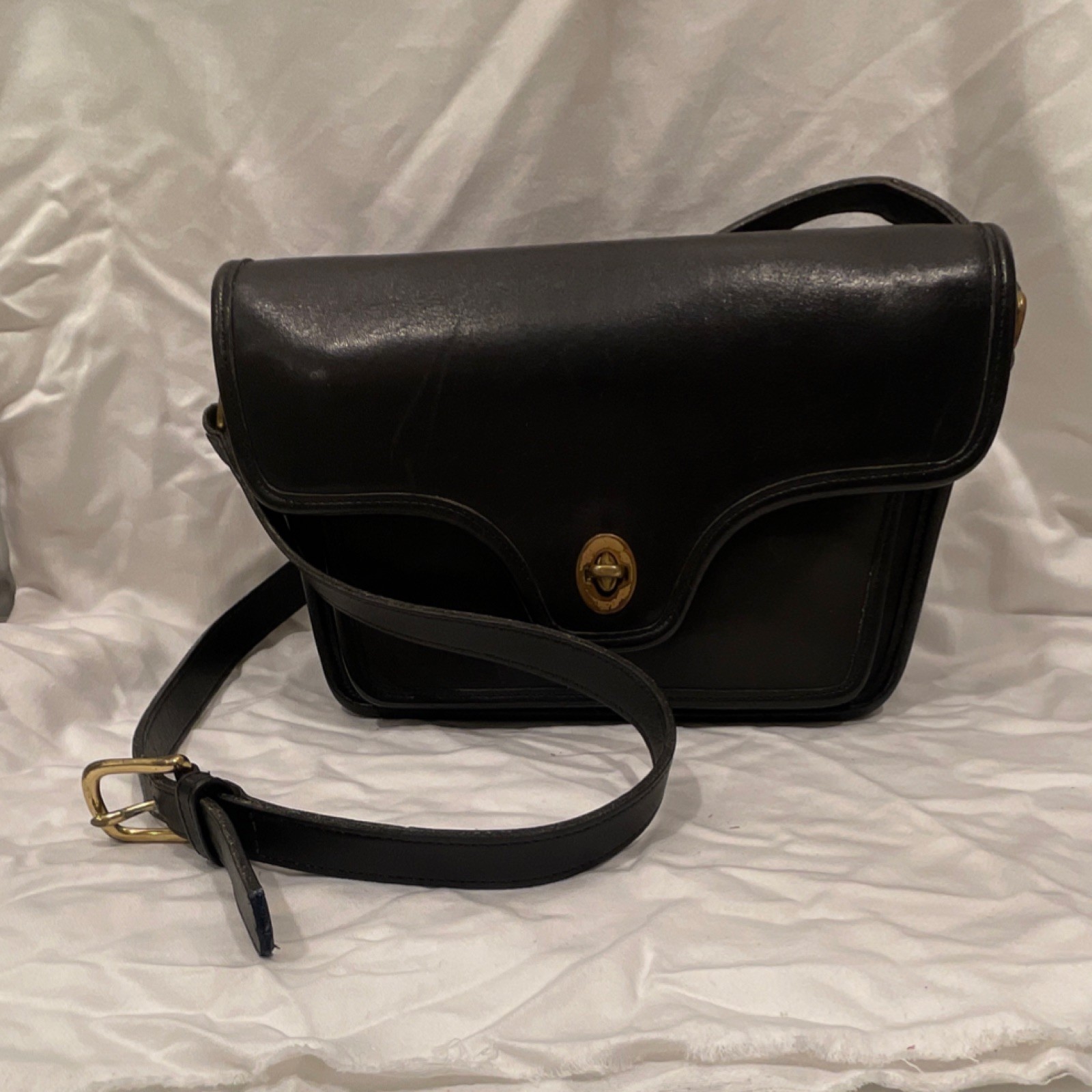 Vintage Coach Black Leather Shoulder Bag Gold Hardware Turn Lock Buckle Accent