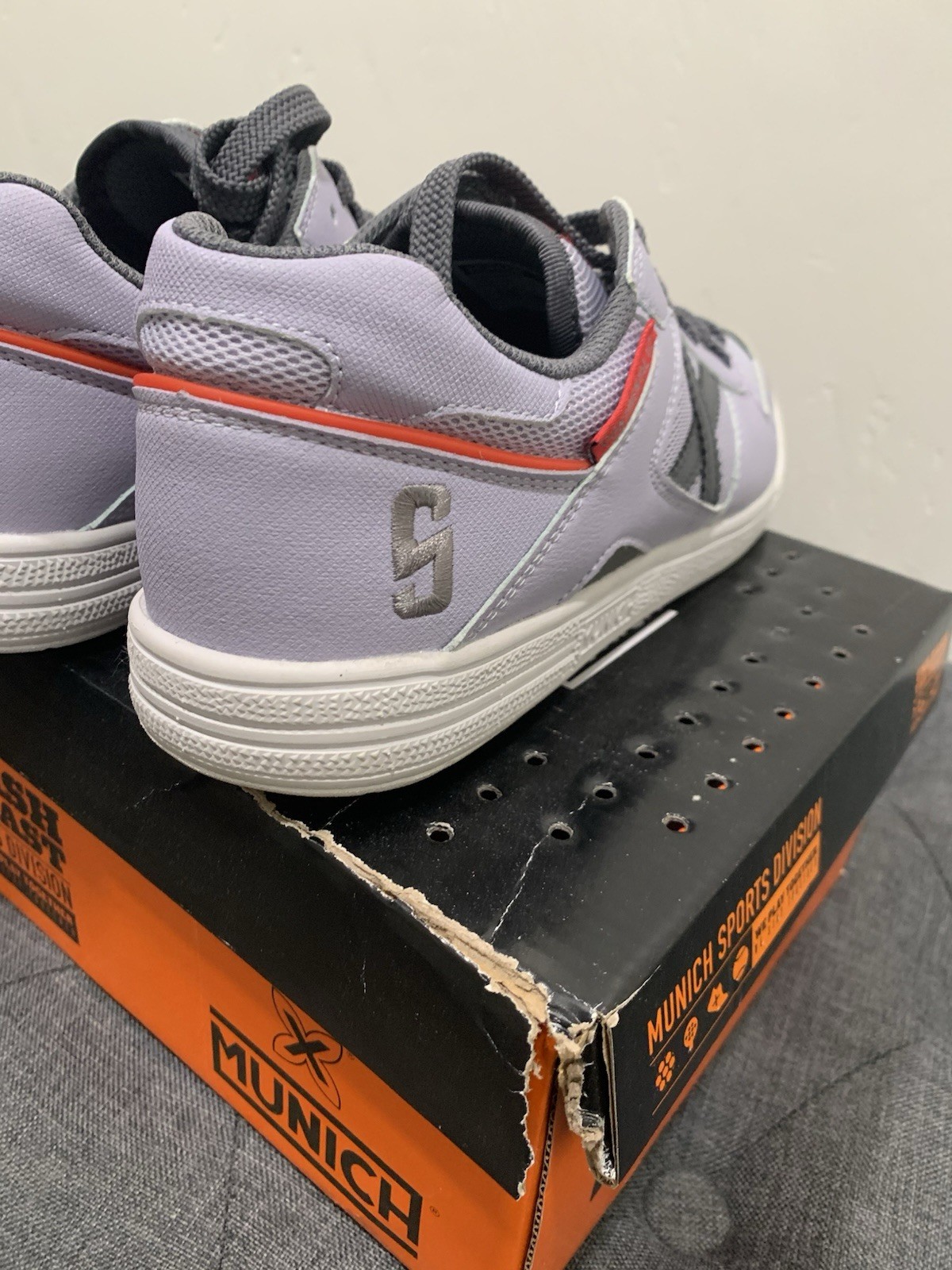 Munich Continental V2 4104050 Low Top Lace-Up Sneakers Purple Gray Red