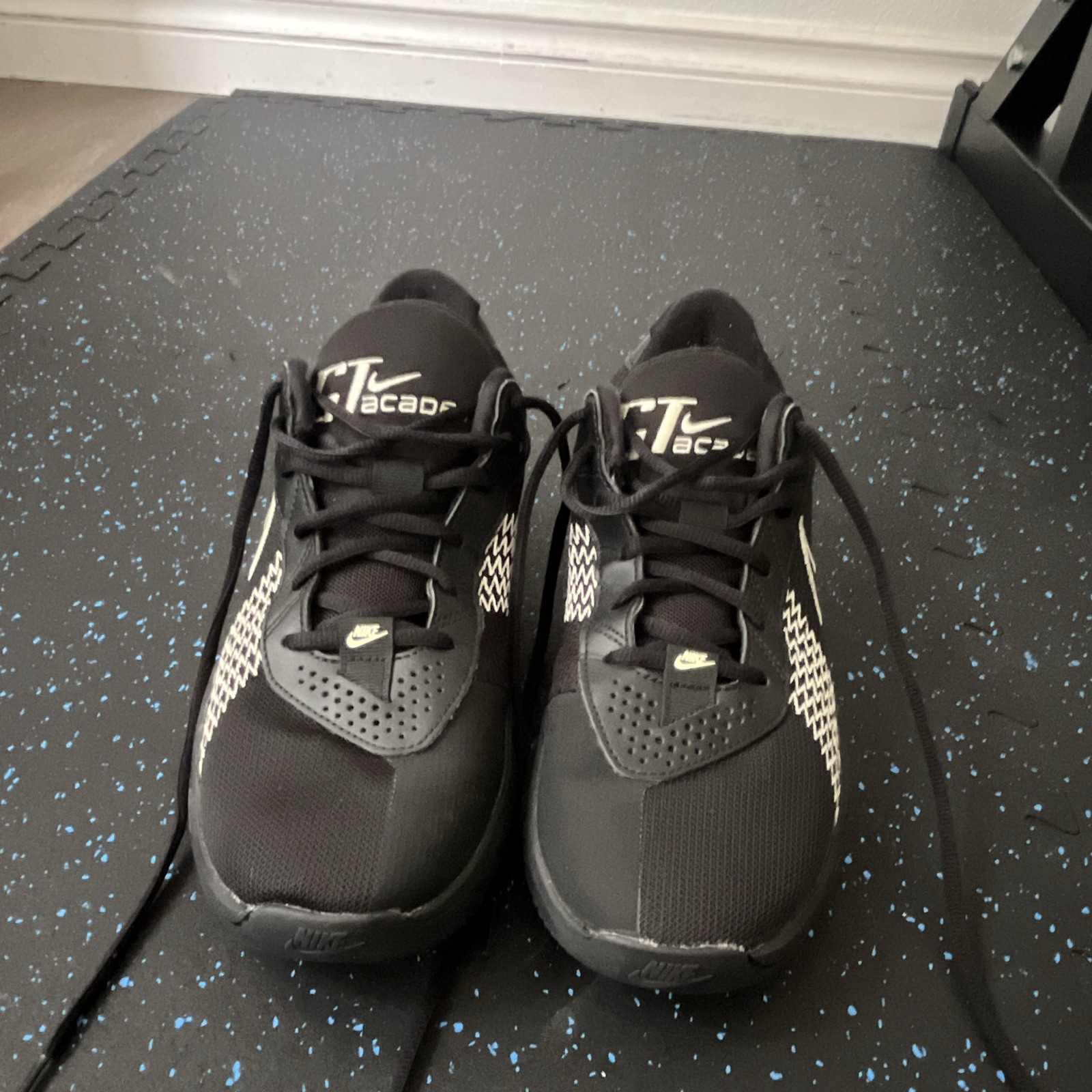 Nike Gt Cut Academy Men’s Black/White Low Top Lace Up Athletic Sneakers
