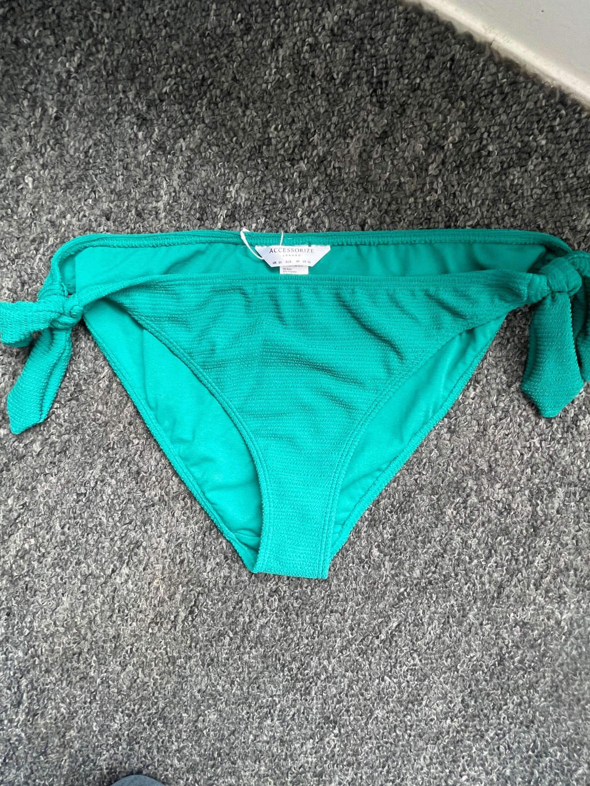 Bikini bottoms – size 16
