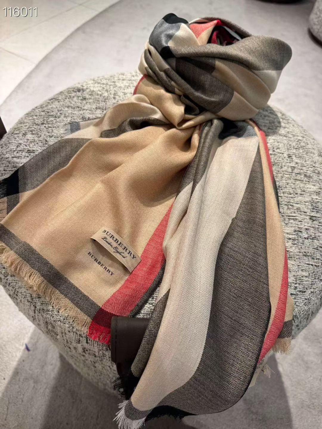 BURBERRY SCARF SHAWL AUTHENTIC 100% CASHMERE BEIGE BROWN BLACK CLASSIC LOGO