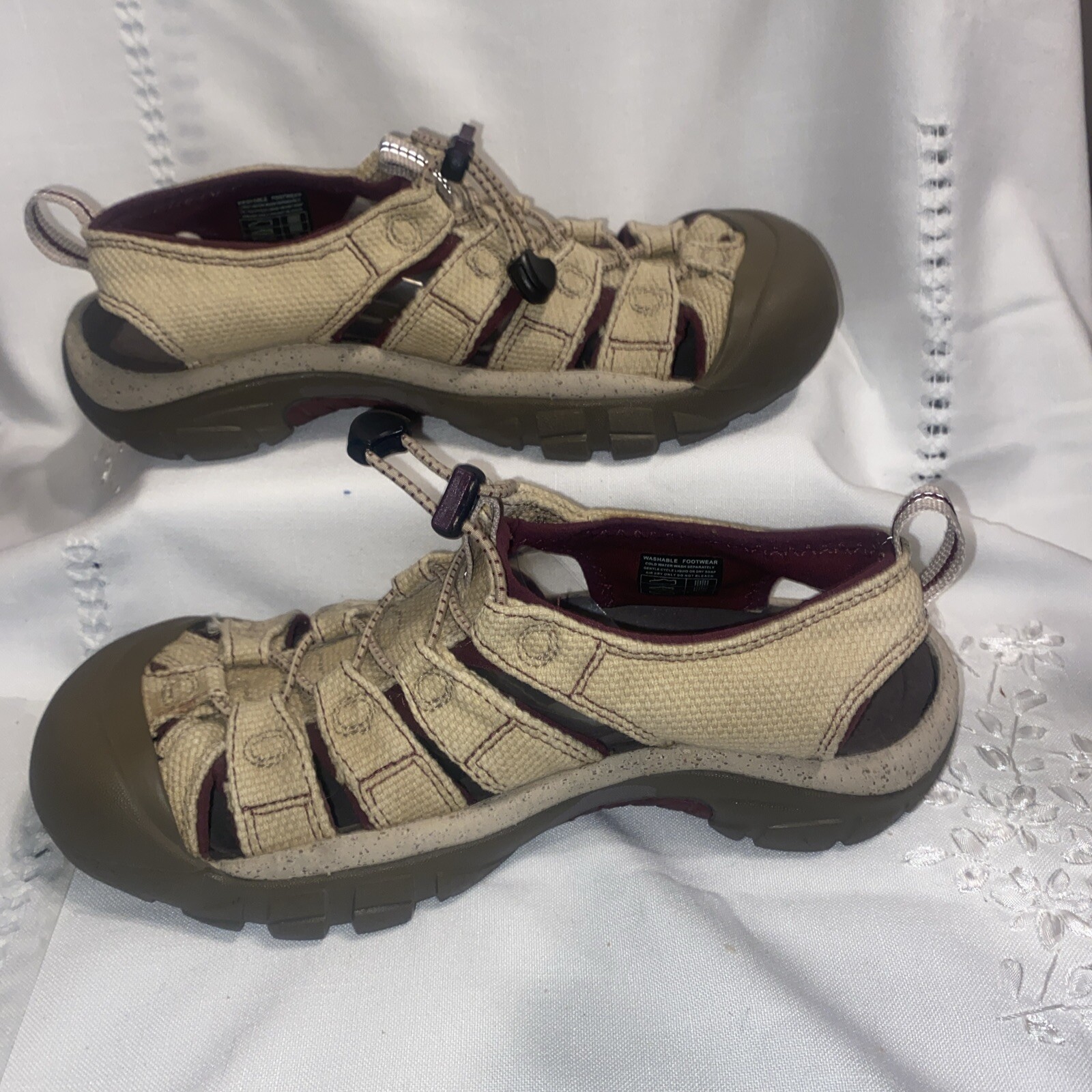 Keen Coronado SM 1108 Beige Water Sport Sandal Bungee Cord Size 8.5 Women’s