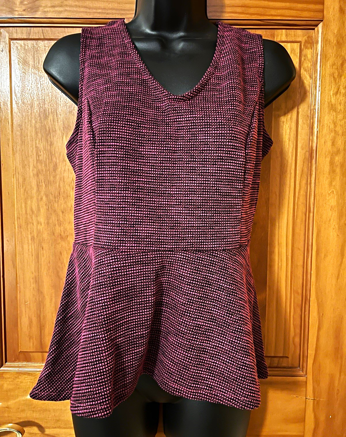 ELLE Women’s M Purple/Black Textured Knit Peplum V-Neck Sleeveless Zip Top