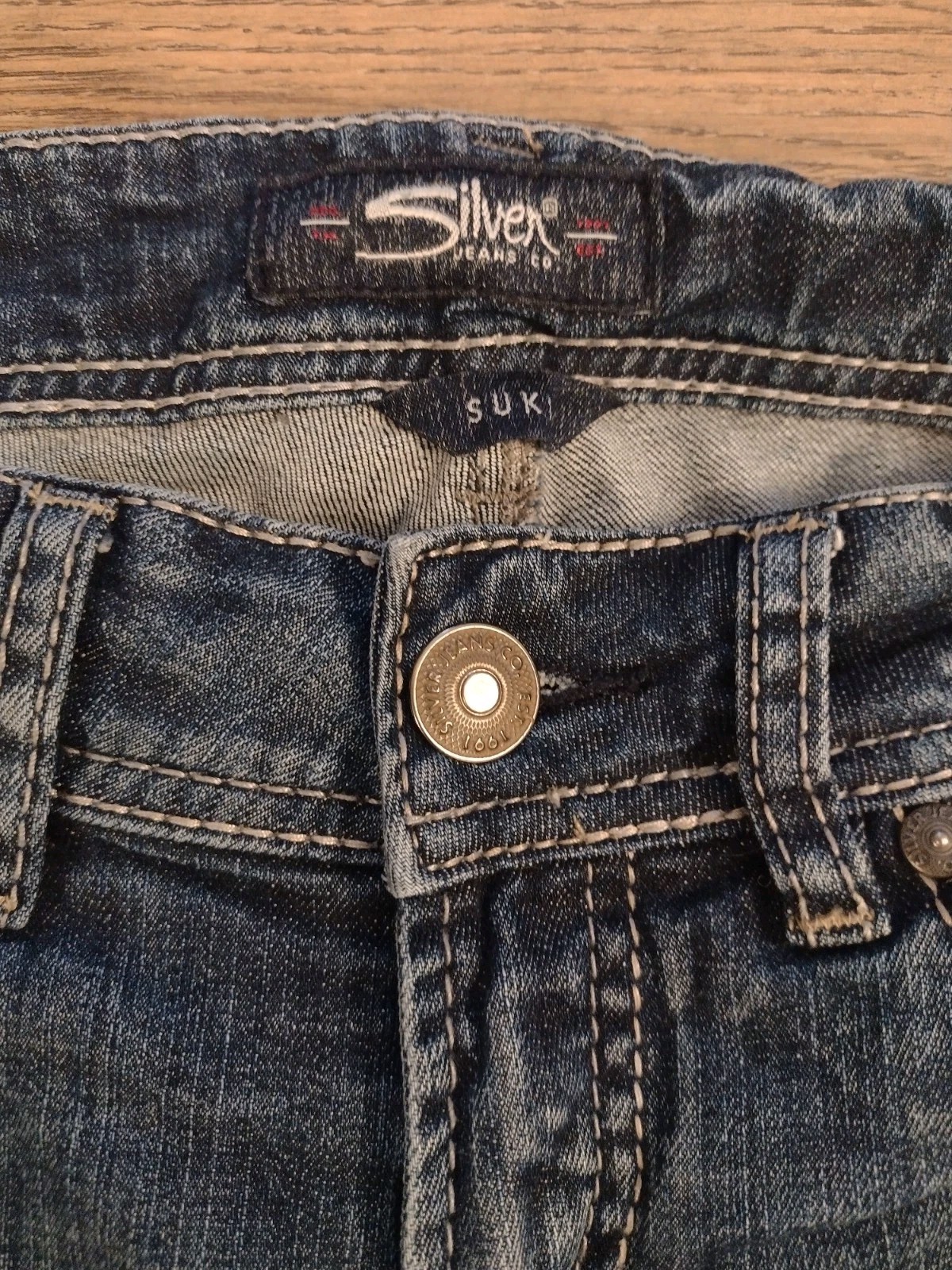 Silver Denim Jeans Women’s Suki Ankle Slim Size 29×27 Distressed Stretch