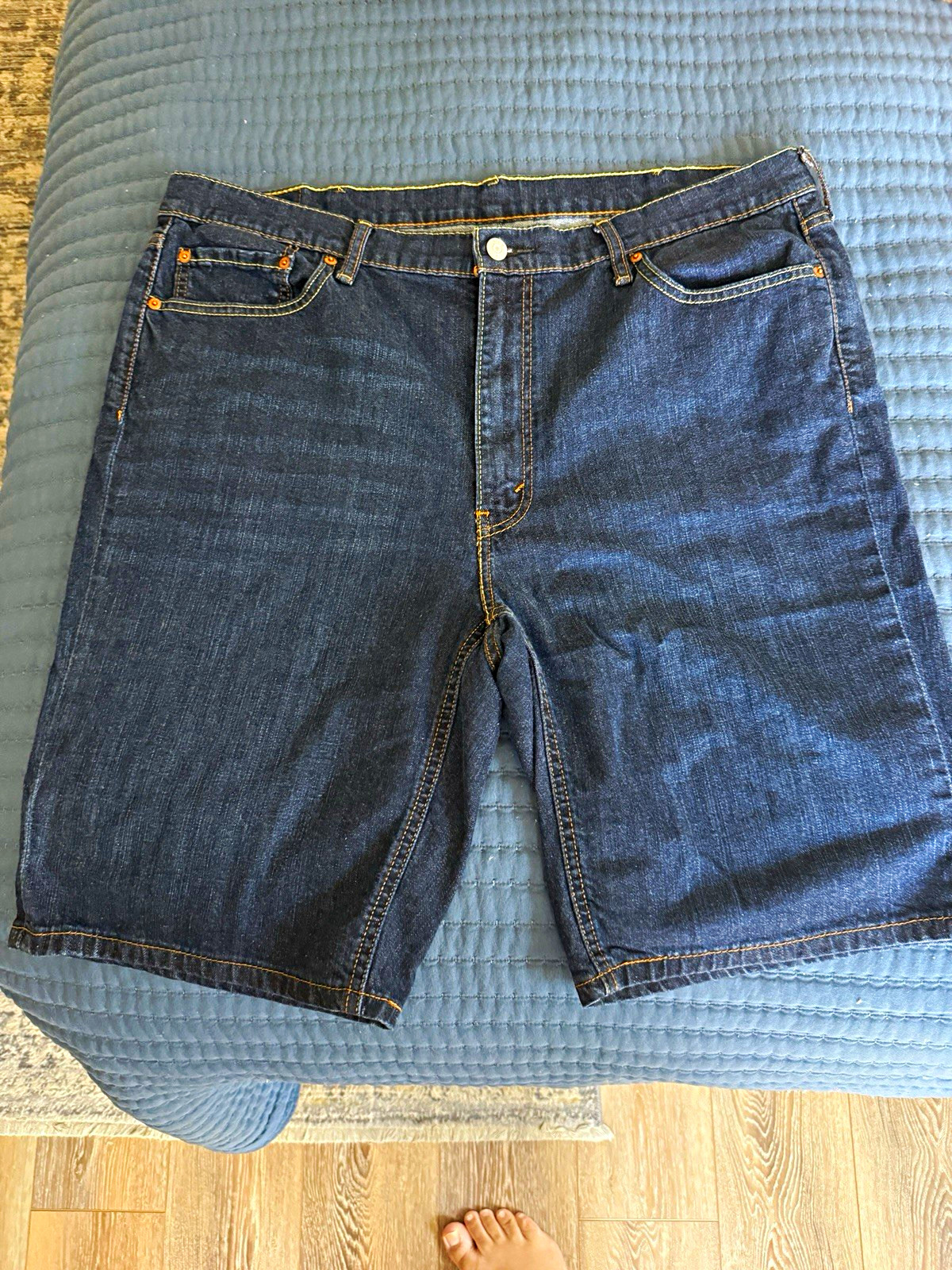 Levi’s 541 Men’s Blue Dark Wash Denim Shorts 5-Pocket Button Closure