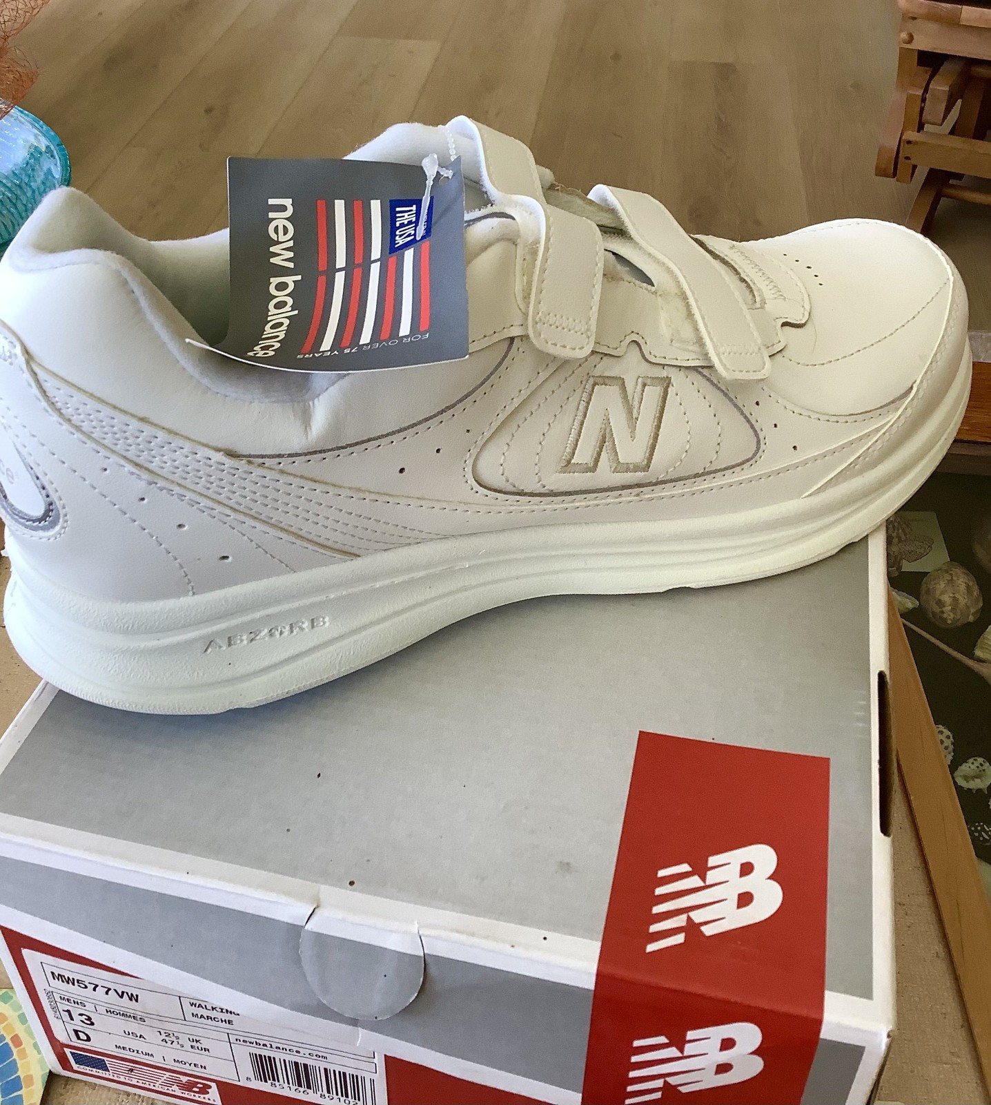 New Balance Men’s MW577VW White Walking Shoes Size 13 Assembled in USA