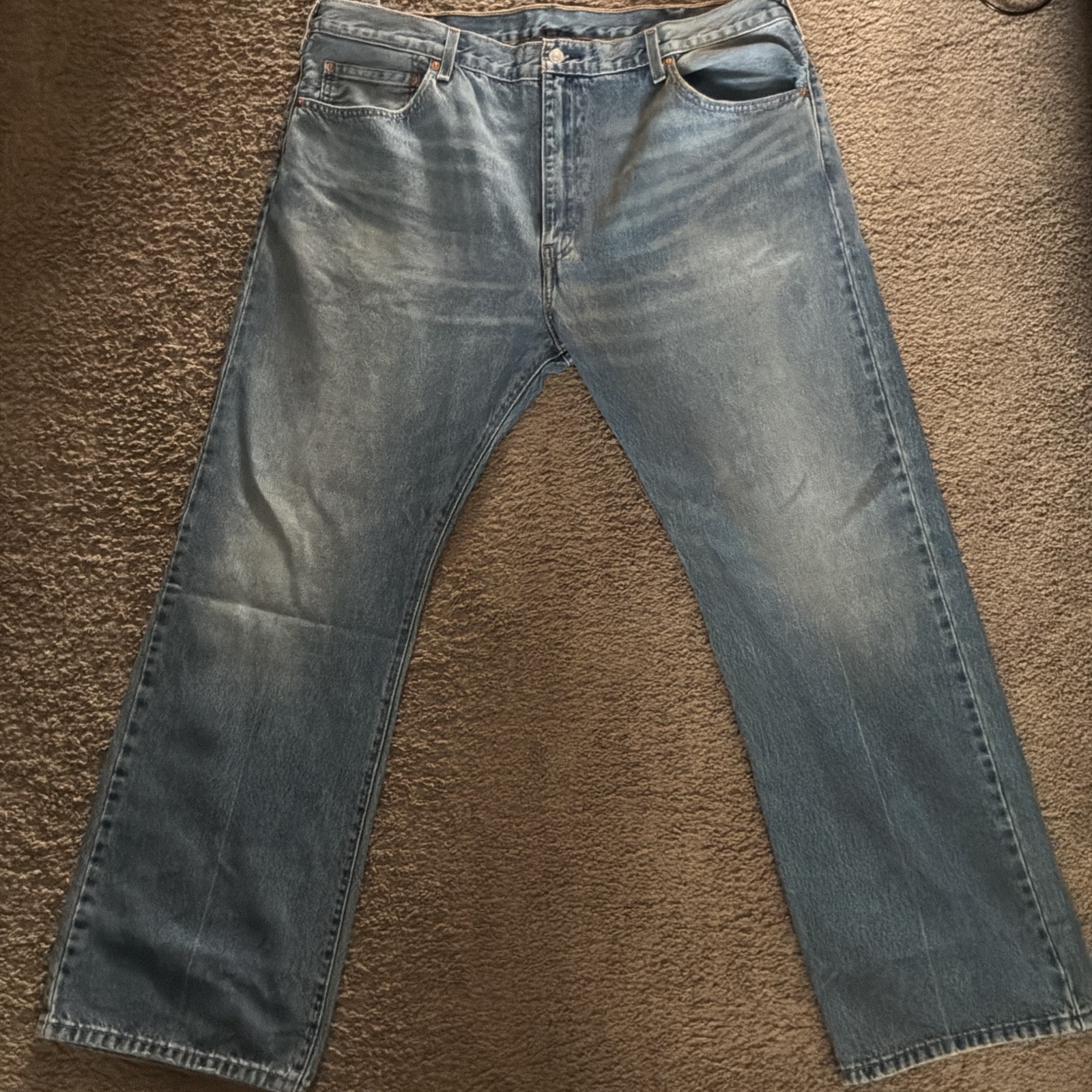 Men`s Levis 517 Jeans Boot cut Straight leg Red Tab 42 X 30 – Medium wash.