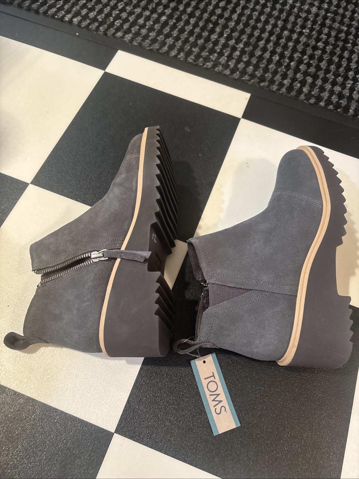 Toms NWT Women Maude Forged Iron Suede Side Zip Ankle Boots Sz 8 – NWT NWOB