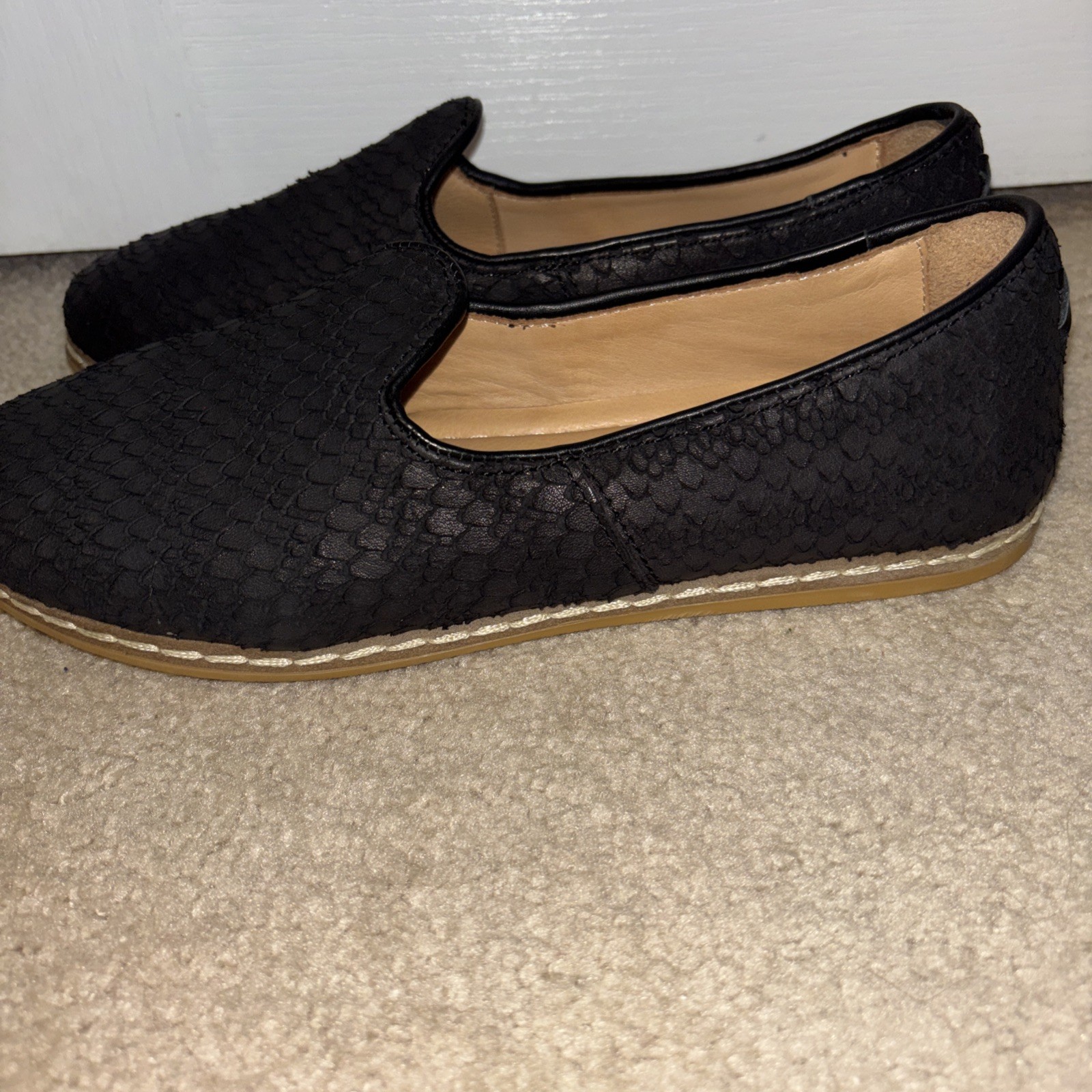 Charix Wild Black Embossed Leather Slip On Flats Women Size 39 US 8.75