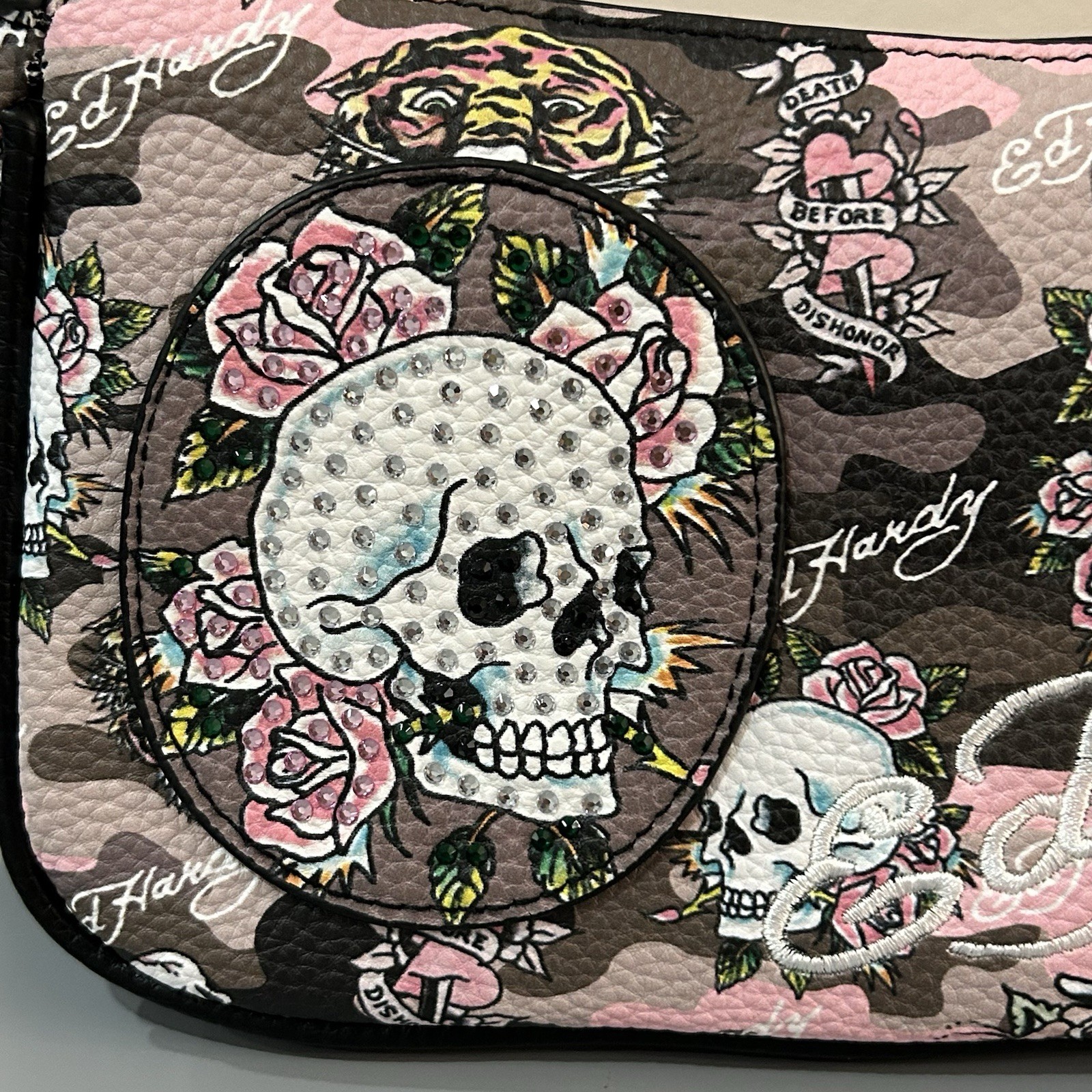 NWT Ed Hardy Shoulder / Crossbody Bag – Pink Camo – Skulls & Screaming Tigers