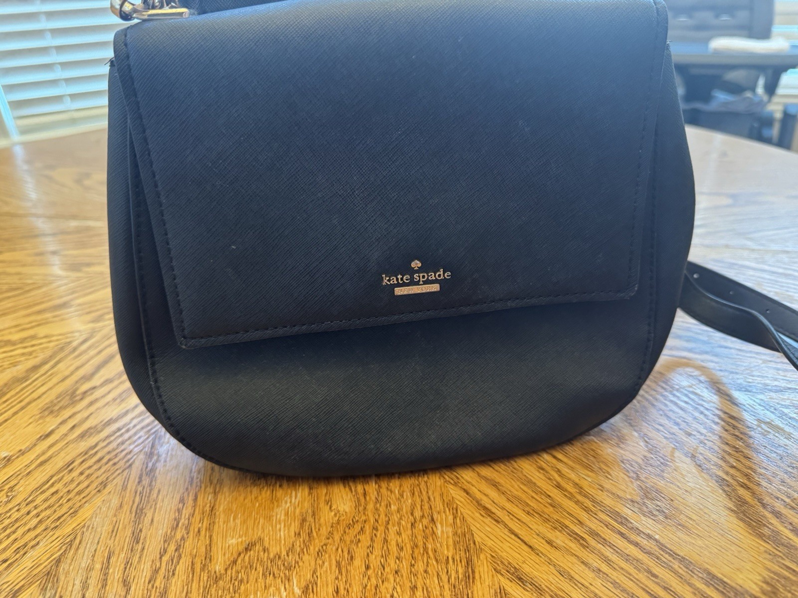 kate spade cameron street Byrdie crossbody bag in black leather w/ gold hardware