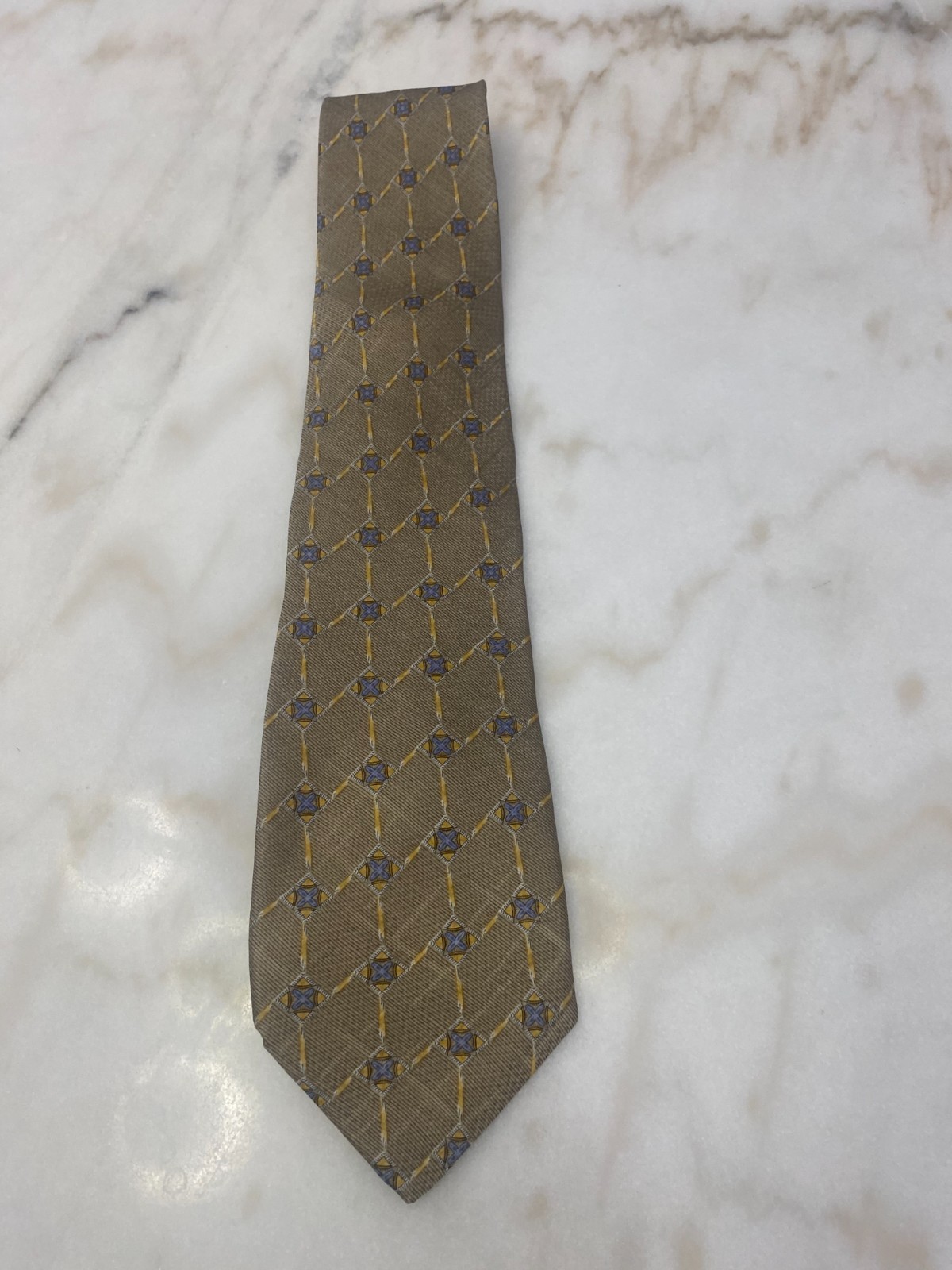 Tom James Corporate Image USA Silk Tie Beige Geometric Pattern Necktie 3.75”