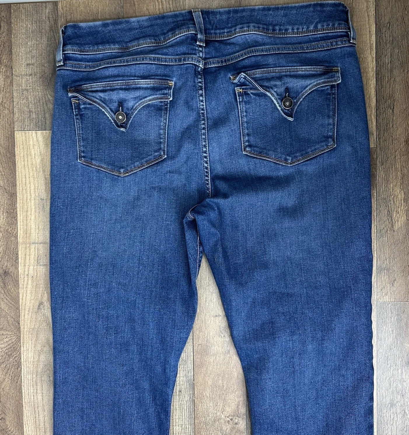 Hudson Women’s Flap Pocket Medium Wash Skinny Jeans Style WM422DDA Size 33