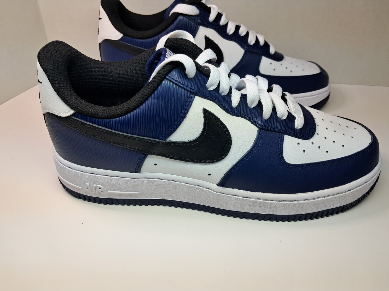 Nike Air Force 1 Men’s Size 9 Blue & White Athletic Outdoor