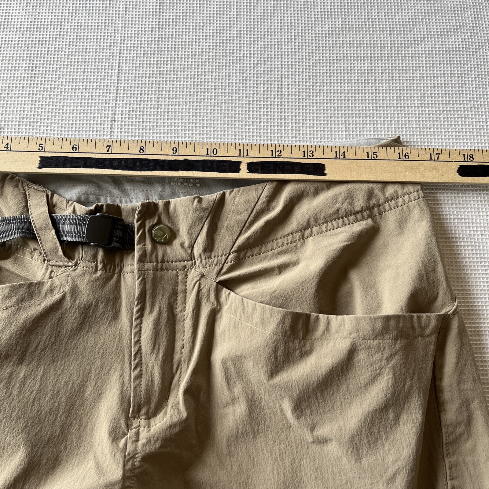 Mountain Hardwear Capris Womens 10 Tan 3/4 Pants Nylon Hiking Outdoor Travel