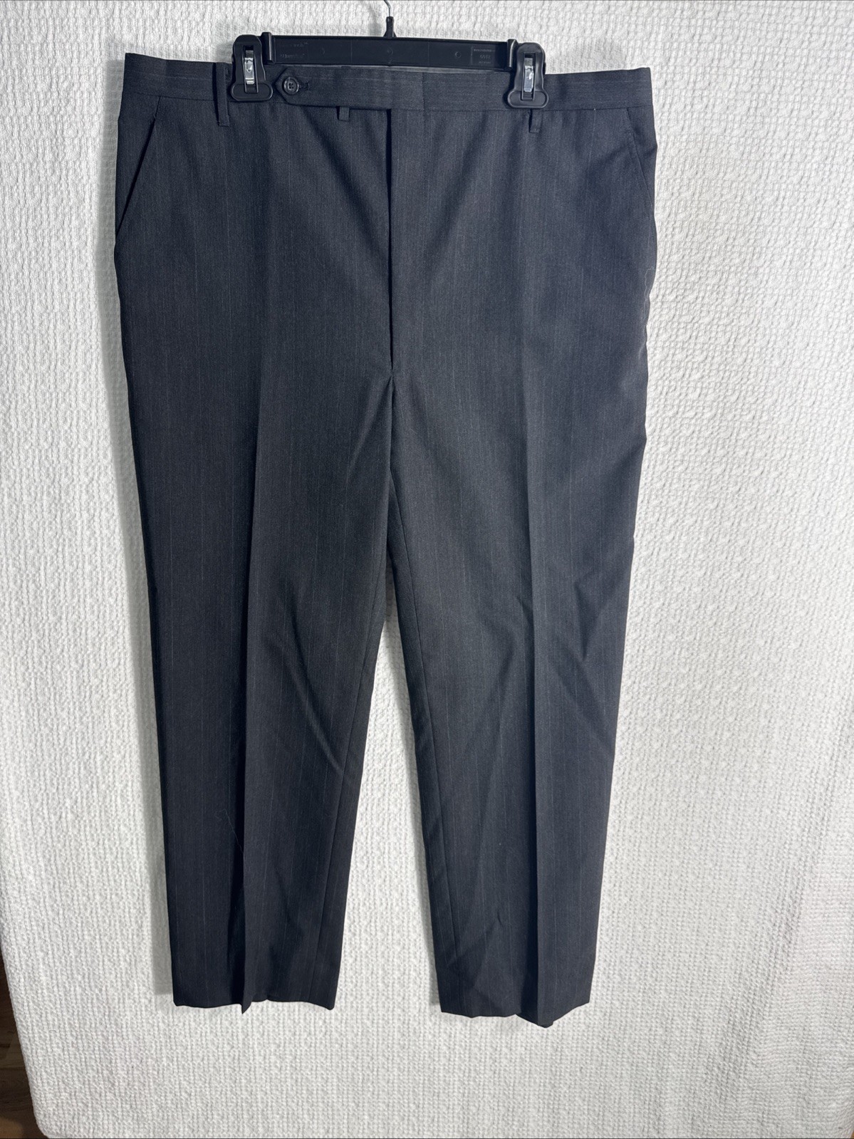 Vintage Hart Schaffner Marx 44R Relaxed Charcoal Pinstripe 2-Piece Suit 39×27