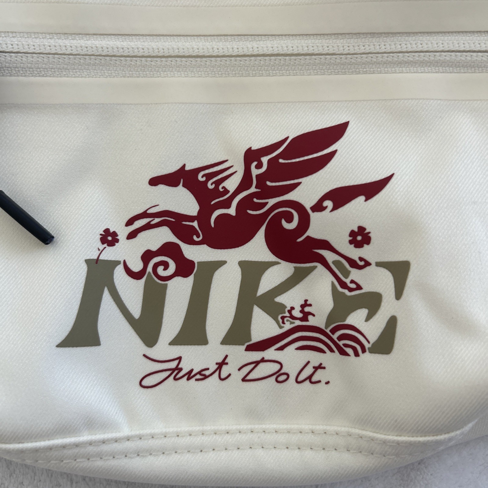 NIKE TECH HIP WAIST PACK FANNY TRAVEL BELT ZIP BUM BAG 19” x 9”
