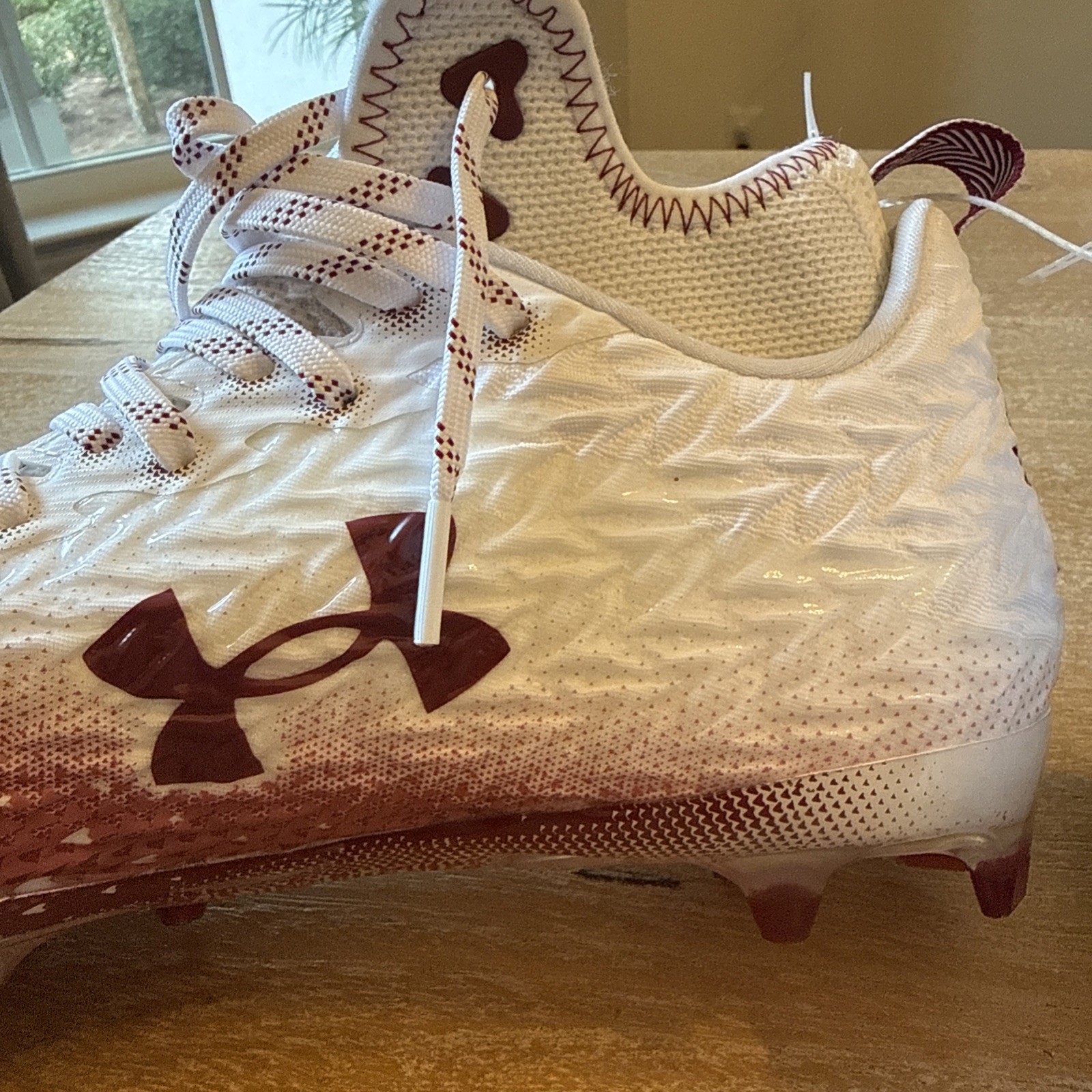 Under Armour Men’s 12 Spotlight Clone 3.0 MC Football Cleats WHT/RED