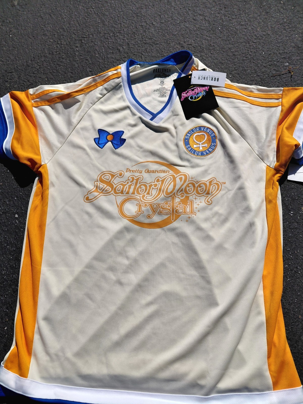 BoxLunch Sailor Moon Crystal Sailor Venus Mesh V-Neck Embroidered Tee L