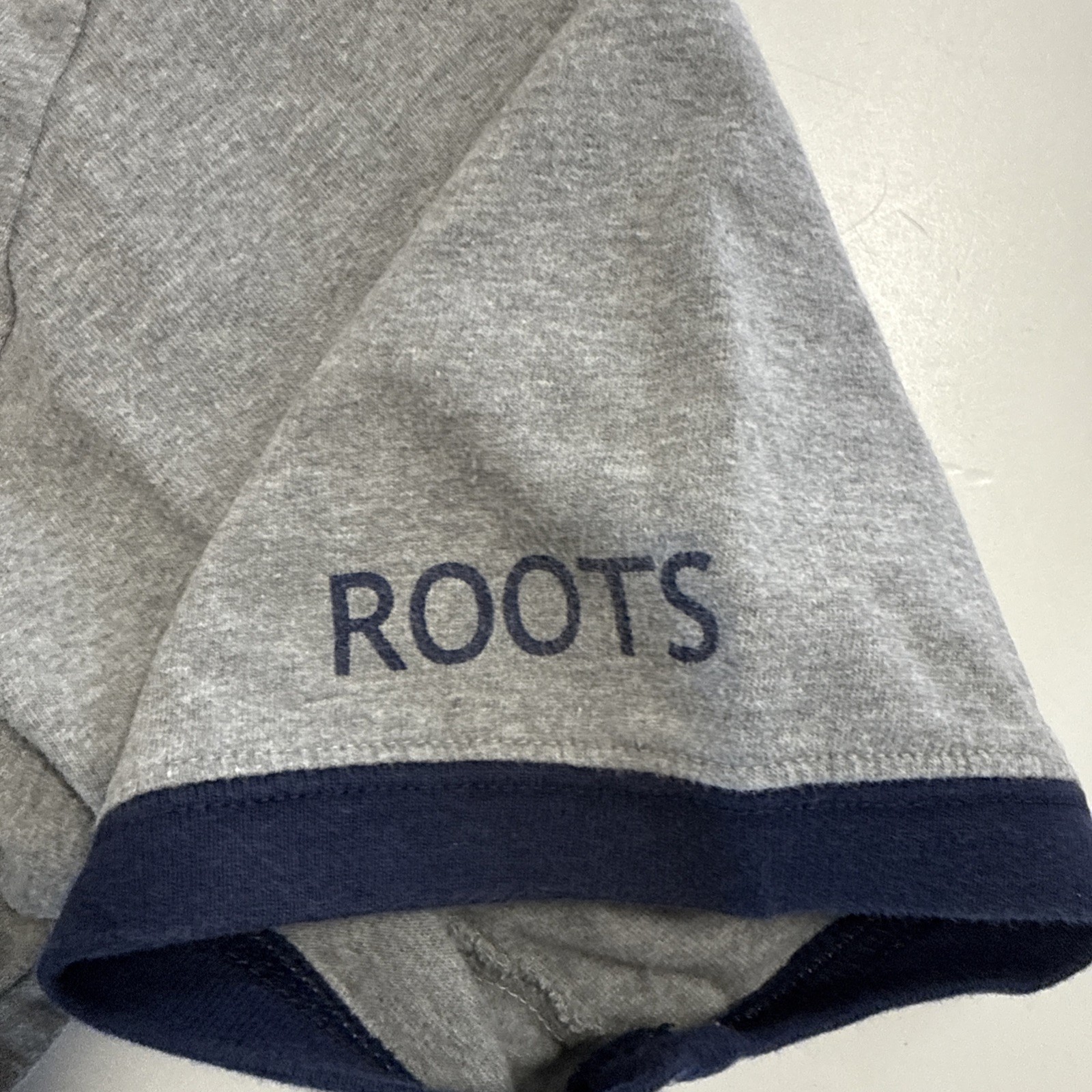 Vintage Roots USA Olympic Ringer T-Shirt Men’s Size Large Gray Short Sleeve 2004