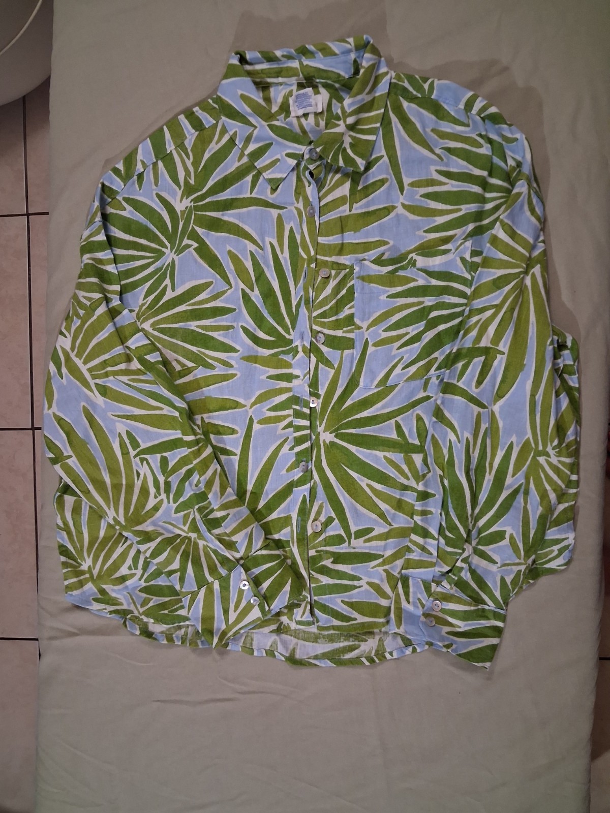 Sigrid Olsen 100% Linen Blouse Medium M Tropical Green Blue Palm Leaf Button Up
