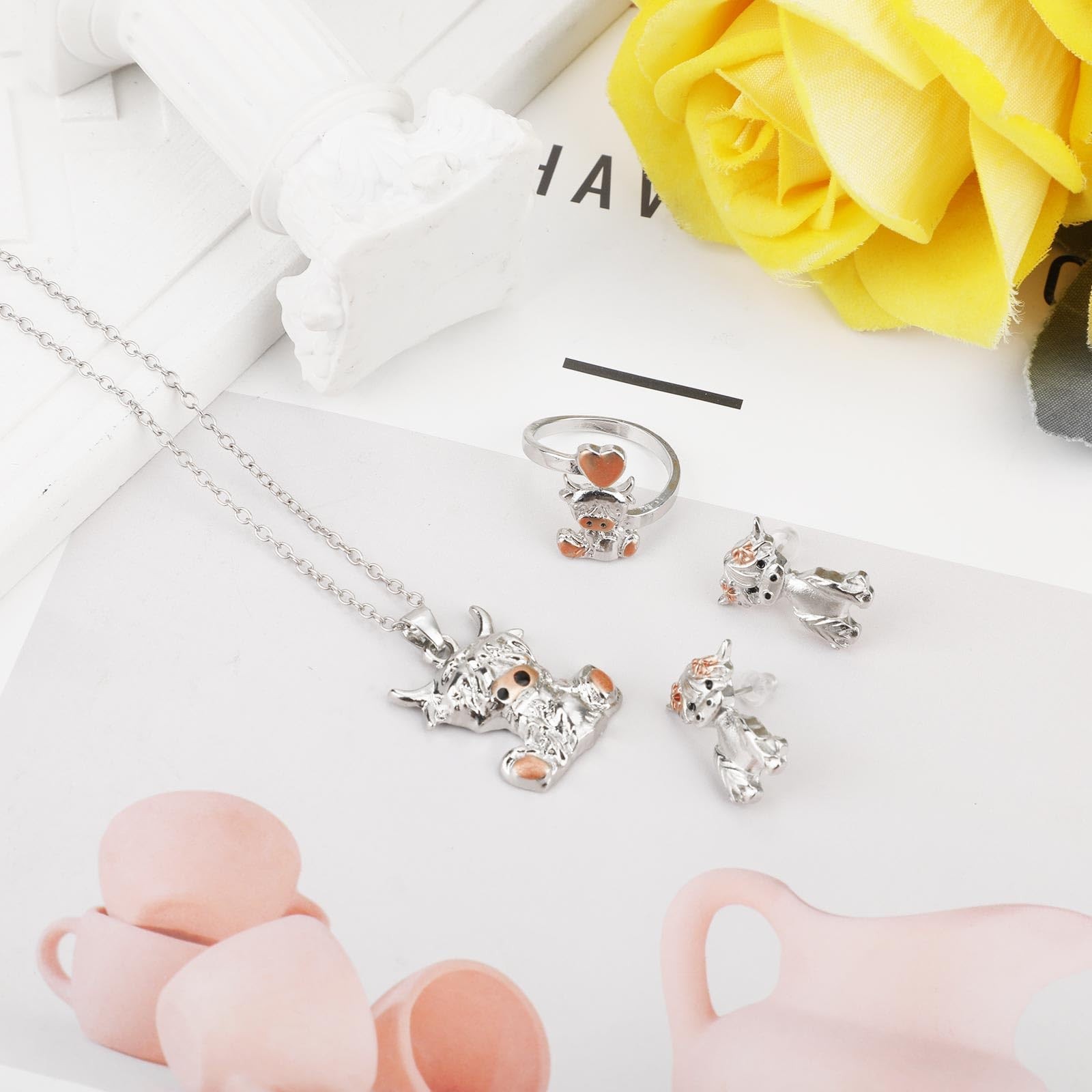 Mikovivi Highland Cow Jewelry 0.98×0.79in, as shown in the detailed picture