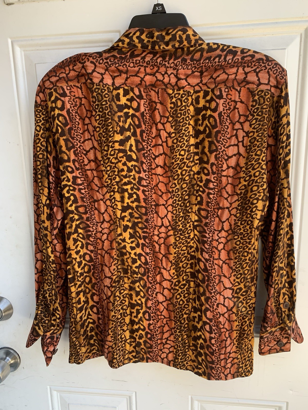 Escada Leopard Print Blouse With Front Button Loops 100 % Silk Blouse Size 34