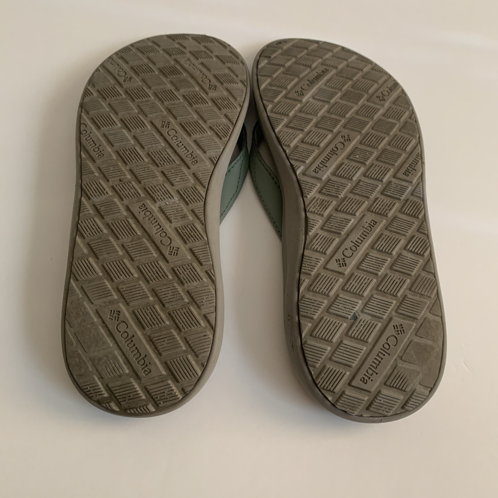 Columbia Womens Flip Flop Sandals Green Gray YL1037-305 Size 8 Comfort Casual