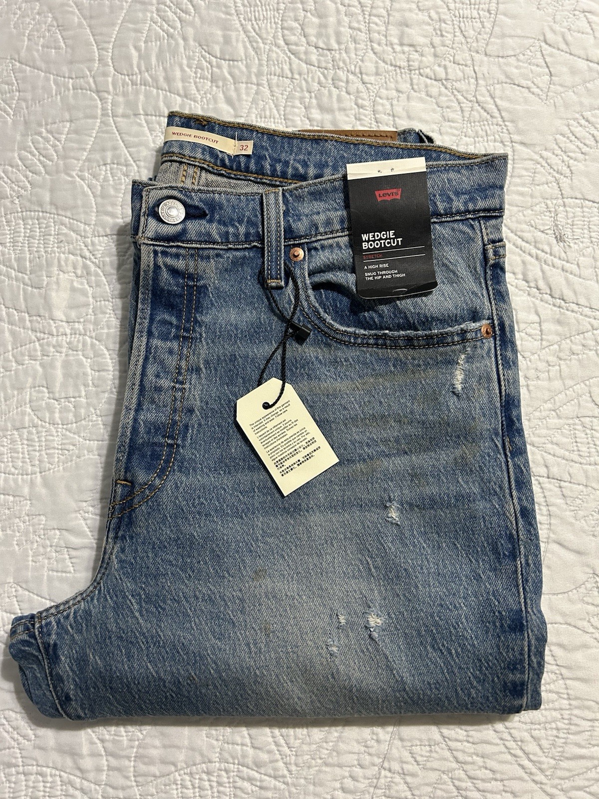 Levi’s Womens Wedgie Bootcut Jeans A8710-0020 MEDIUM WASH Size 32×32 NWT