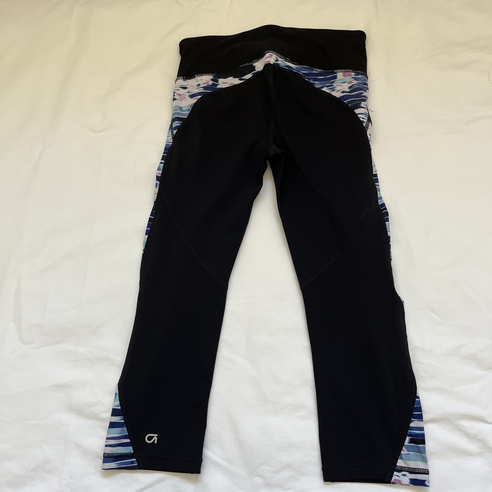 GapFit Leggings Womens XS Petite Capri Cherry Blossom Sculpt Compression