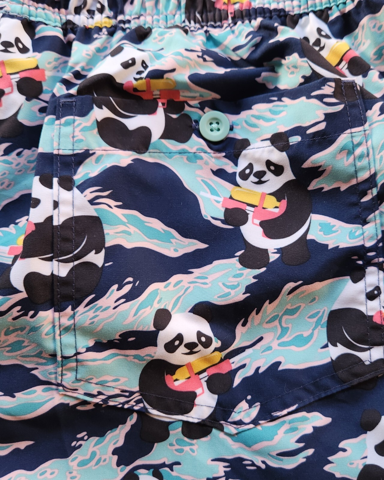 No Boundaries Men’s Apparel Panda Elastic Waist Shorts – Size: Medium (32-34)