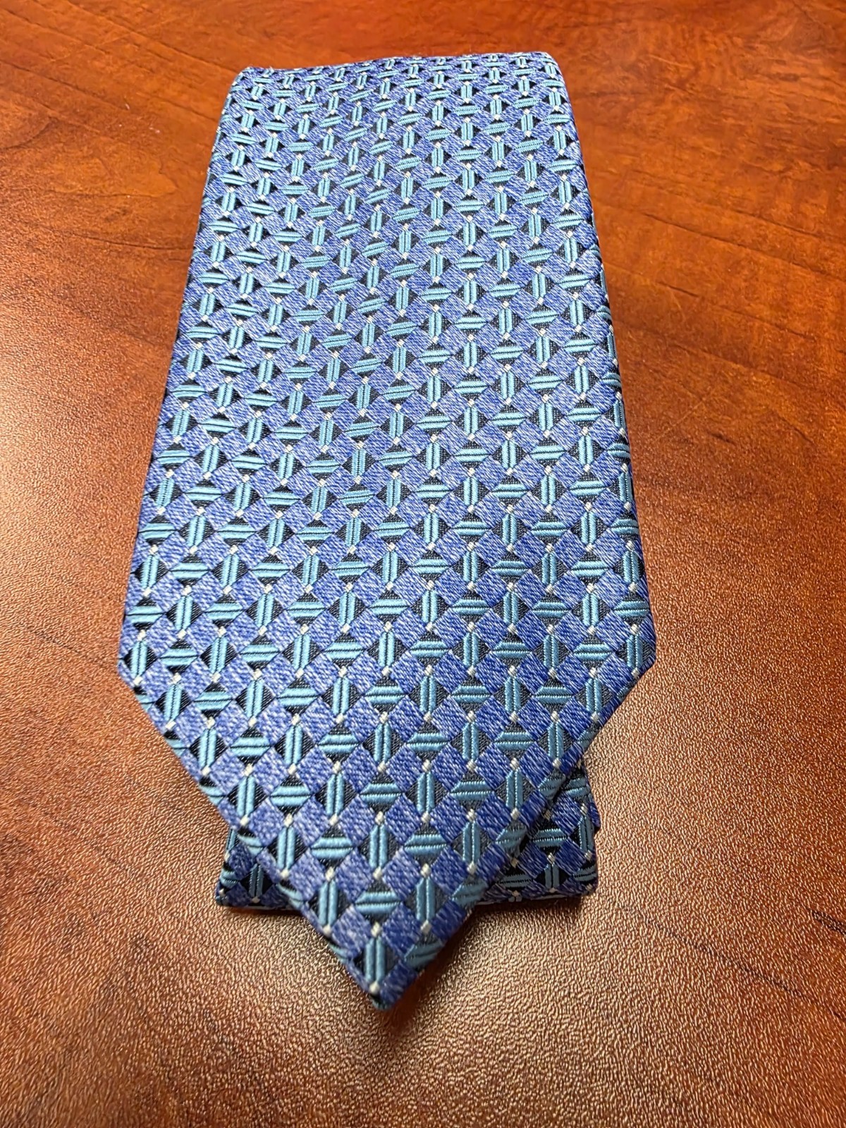 PERRY ELLIS Portfolio ~ Multicolor Blue ~ Geometrical – 100% Polyester Tie