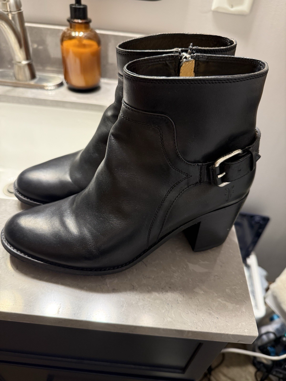 Frye Janis Shield Western Buckle Bootie Boot Black Leather Size 8 Women’s EUC