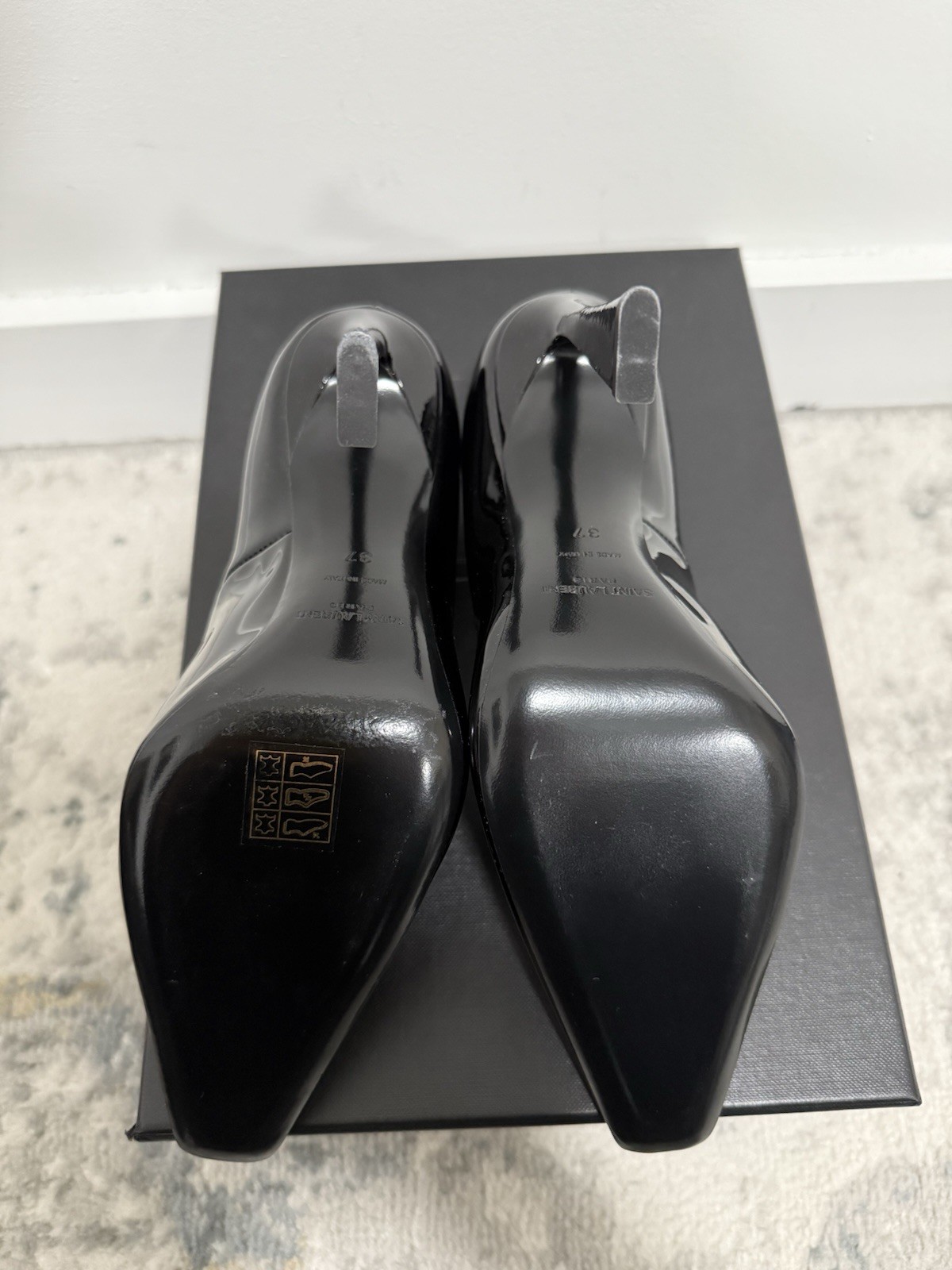 Saint Laurent Silvana 110M Chain Pumps – Black Patent – Size 37 EU / 7 US