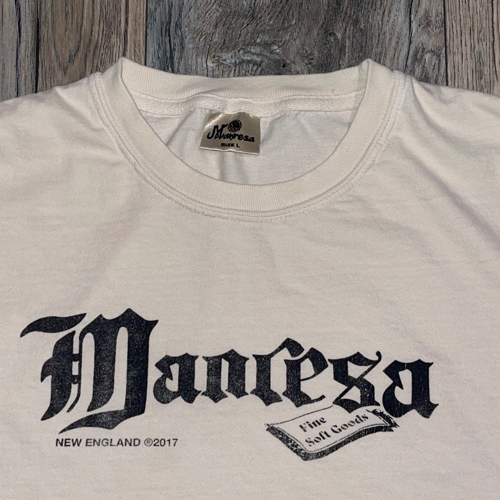 Manresa New England Fine Soft Goods Graphic T-Shirt Mens Large White Streetwear