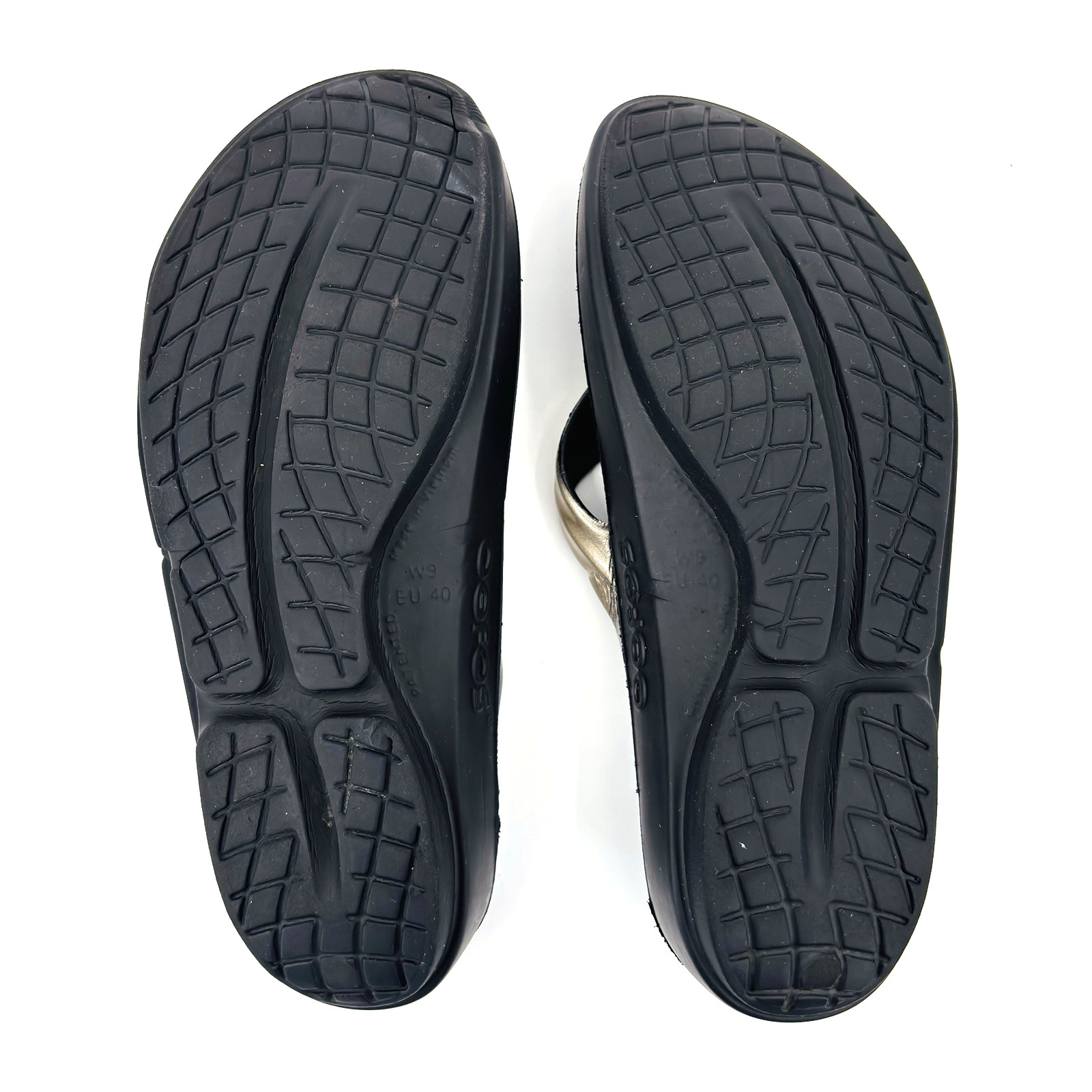 Womens 9 40 OOFOS OOlala Black Latte Thong Sandals Flip Flops Recovery Comfort