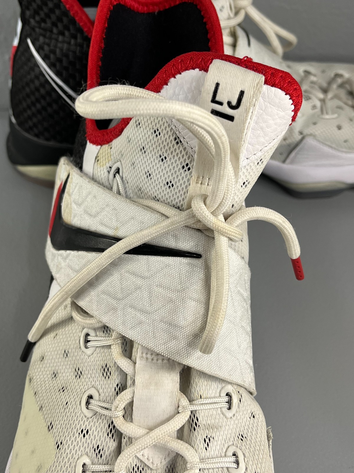 Nike Lebron 14 Flip The Switch Size 13 852405-103 Size 13