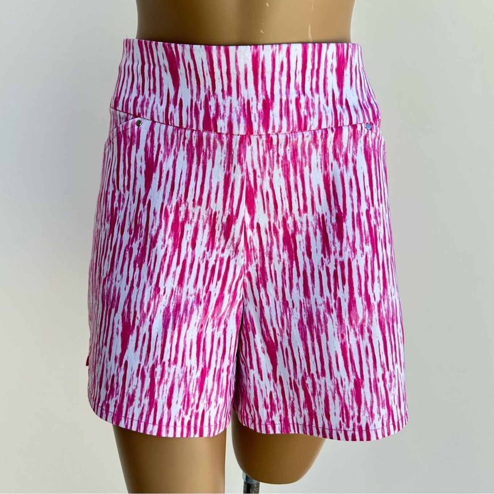 I.N.C. International Concepts Women’s Pink and White Patterned Shorts