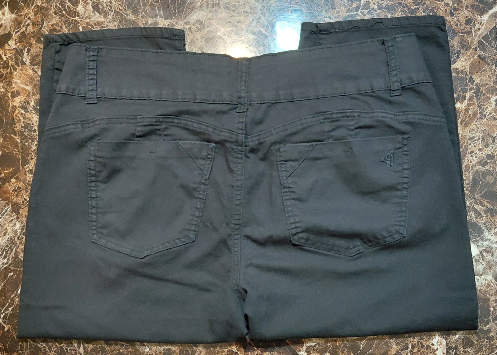 VIP Jeans Women’s Size 21/22 Black Capri Pants
