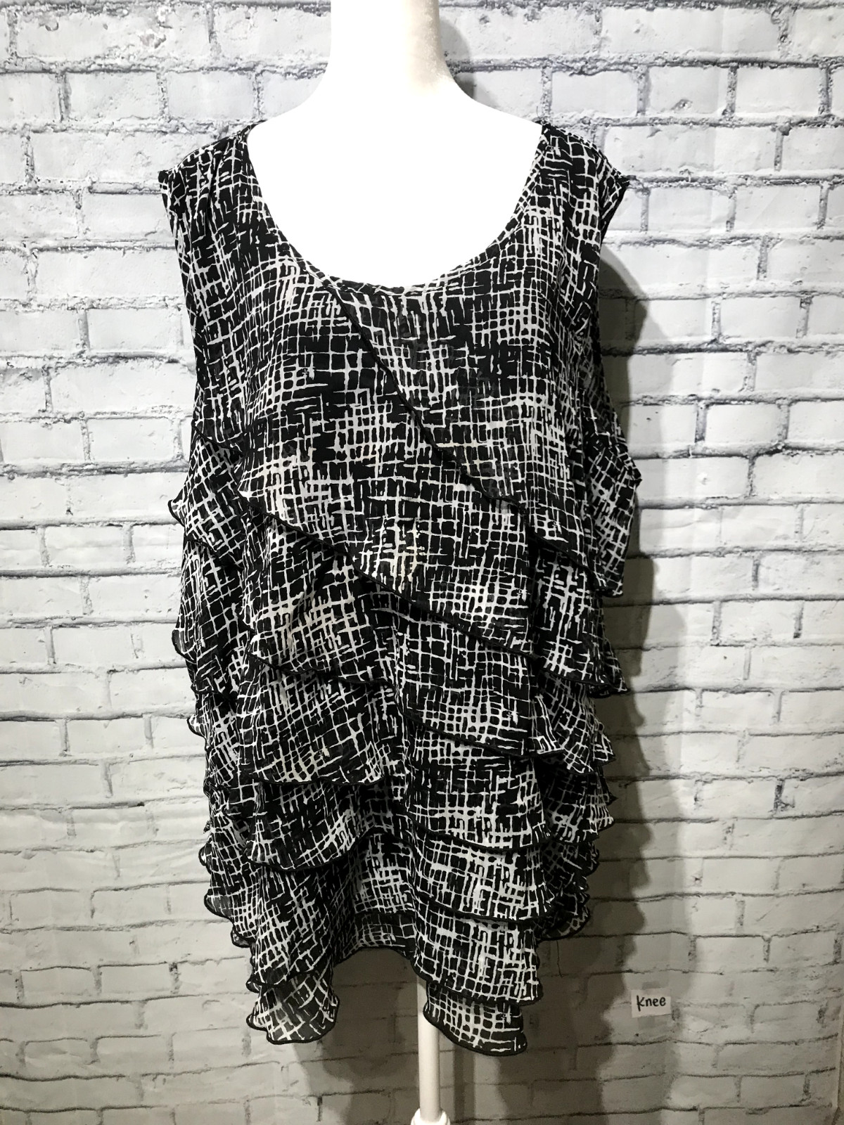 Avenue, Women 26/28 (Plus 3X-4X Bust 56″) Black Flowy Chiffon Ruffle Tank Blouse