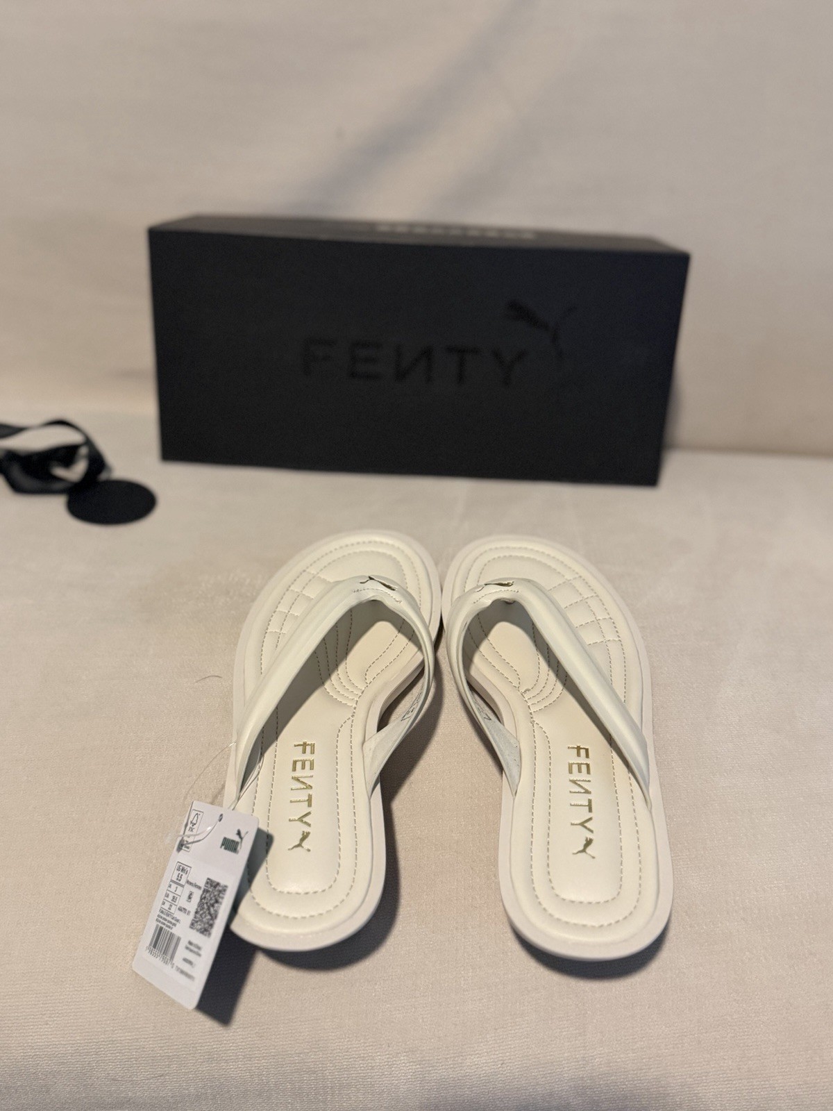 Fenty × Puma WMNS Cat Cleat Alpine Snow PUMA Gold 404770-01 Women’s Size 5.5