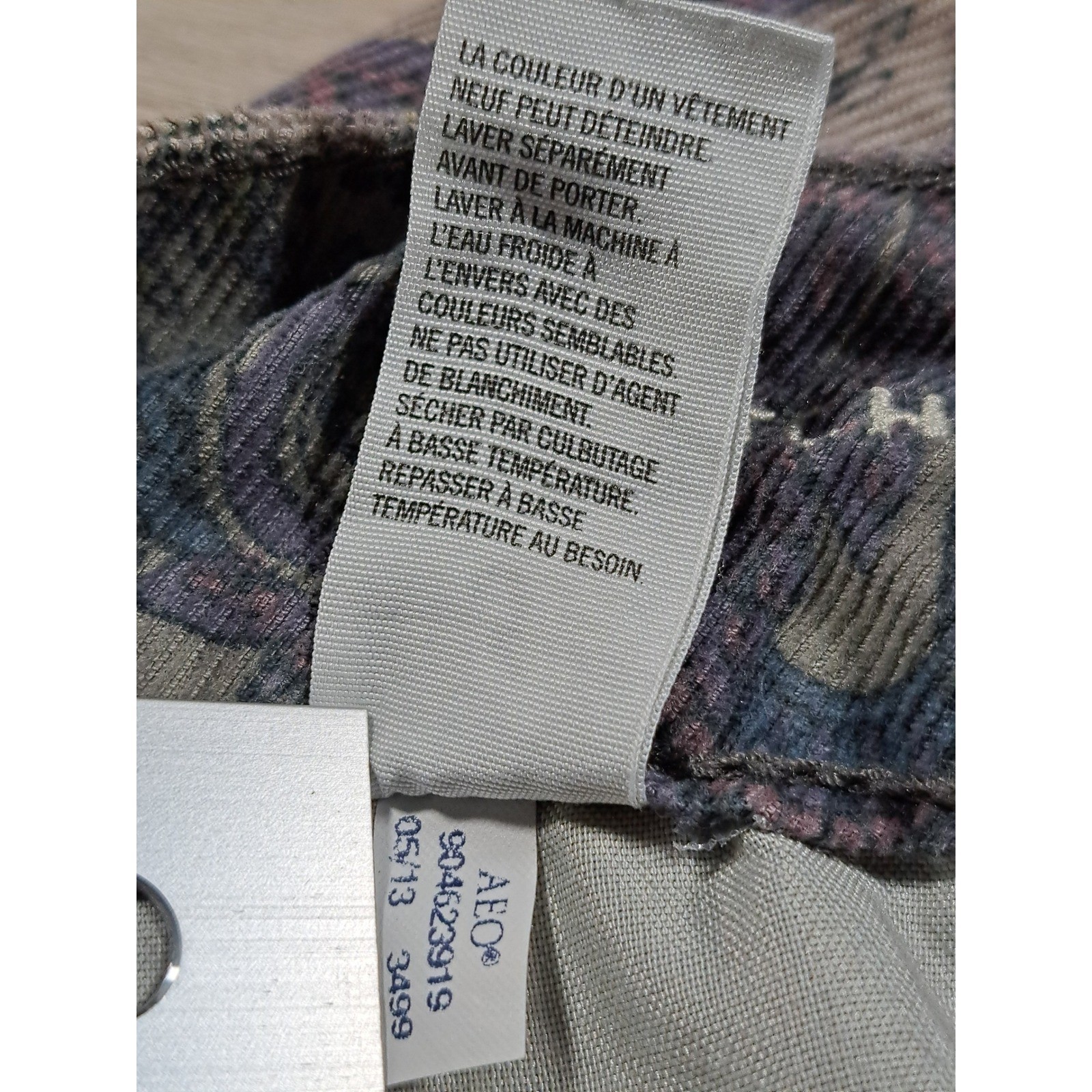 American Eagle Paisley Corduroy Cut Off Shorts Gray Purple Blue Size 0